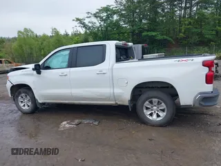 2025 Chevrolet Silverado 1500 LT z VIN 1GCUKDED4SZ123636, wystawiony jako IAAI lot #42216309 z przebiegiem 29 832 mil mil oraz . Historia ofert i sprzedaży dostępna na DreamBid. Obrazek 13.