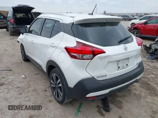 2020 Nissan Kicks SR with VIN 3N1CP5DV1LL556436, listed as a IAAI auction lot 41576013 with 97,953 mi miles. Bid and sale history available at carsss.com. Image 3.