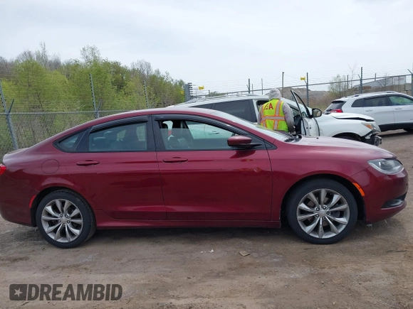2015 Chrysler 200 S z VIN 1C3CCCBB0FN712030, wystawiony jako IAAI lot #42155658 z przebiegiem 231 536 mil mil oraz . Historia ofert i sprzedaży dostępna na DreamBid. Obrazek 13.