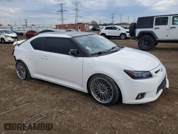 2012 Scion tC z VIN JTKJF5C71C3032427, wystawiony jako Copart lot #54160695 z przebiegiem 59 826 mil mil oraz Szkoda całkowita • Salvage title. Historia ofert i sprzedaży dostępna na DreamBid. Obrazek 4.