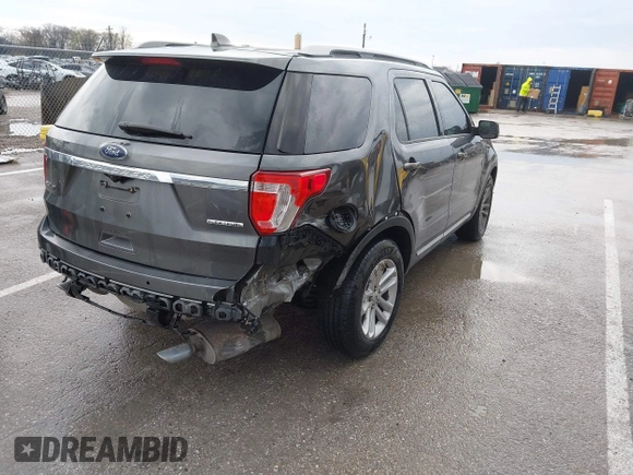 2016 Ford Explorer XLT with VIN 1FM5K7D87GGB32338, listed as a IAAI auction lot 41901509 with 89,304 mi miles. Bid and sale history available at carsss.com. Image 4.