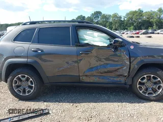 2022 Jeep Cherokee Trailhawk с VIN 1C4PJMBX7ND546193, выставлен на аукционе IAAI как лот 42785874 с пробегом 19 252 миль миль и . История ставок и продаж доступна на DreamBid. Изображение 6.