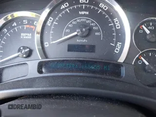 2005 Cadillac Escalade z VIN 1GYEK63N75R134012, wystawiony jako IAAI lot #41821485 z przebiegiem 165 655 mil mil oraz . Historia ofert i sprzedaży dostępna na DreamBid. Obrazek 7.