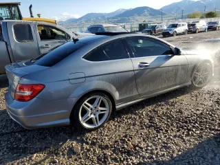 2015 Mercedes-Benz C 250 z VIN WDDGJ4HB5FG373601, wystawiony jako Copart lot #56018065 z przebiegiem 104 753 mil mil oraz Czysty tytuł • Clean title. Historia ofert i sprzedaży dostępna na DreamBid. Obrazek 3.