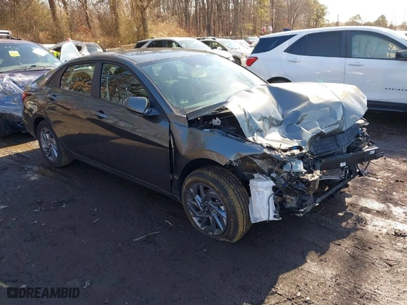 2024 Hyundai Elantra SEL with VIN KMHLM4DG1RU713636, listed as a IAAI auction lot 41518346 with 11,111 mi miles. Bid and sale history available at carsss.com. Image 1.