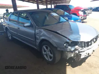2003 Nissan Maxima SE z VIN JN1DA31D43T512898, wystawiony jako IAAI lot #42111179 z przebiegiem 210 817 mil mil oraz . Historia ofert i sprzedaży dostępna na DreamBid. Obrazek 1.