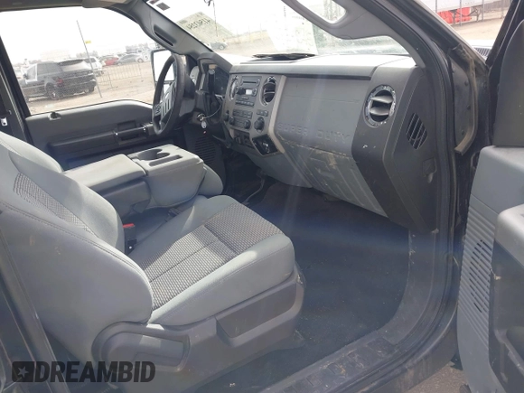 2015 Ford F-250 XLT z VIN 1FT7X2B63FED10680, wystawiony jako IAAI lot #41503254 z przebiegiem 261 634 mil mil oraz . Historia ofert i sprzedaży dostępna na DreamBid. Obrazek 5.