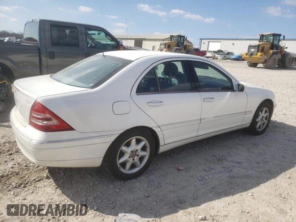2001 Mercedes-Benz C 230/260/280/320 z VIN WDBRF61J61F037776, wystawiony jako Copart lot #43288745 z przebiegiem 224 041 mil mil oraz Szkoda całkowita • Salvage title. Historia ofert i sprzedaży dostępna na DreamBid. Obrazek 3.