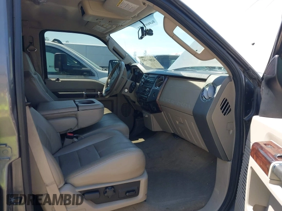 2008 Ford Super Duty F-250 SRW XL with VIN 1FTSW21R08EB98044, listed as a IAAI auction lot 42002642 with 197,393 mi miles. Bid and sale history available at carsss.com. Image 5.