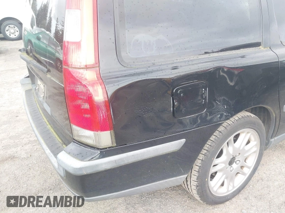 2004 Volvo V70 with VIN YV1SW59V342406457, listed as a IAAI auction lot 41806985 with 154,373 mi miles. Bid and sale history available at carsss.com. Image 6.