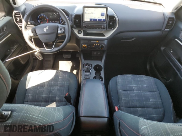 2024 Ford Bronco Sport Heritage z VIN 3FMCR9G64RRE99850, wystawiony jako Copart lot #50437215 z przebiegiem 8 704 mil mil oraz Szkoda całkowita • Salvage title. Historia ofert i sprzedaży dostępna na DreamBid. Obrazek 8.