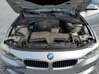 2015 BMW 3 Series 328i z VIN WBA3A5G59FNS84441, wystawiony jako Copart lot #63159925 z przebiegiem 89 735 mil mil oraz Czysty tytuł • Clean title. Historia ofert i sprzedaży dostępna na DreamBid. Obrazek 11.