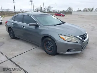 2016 Nissan Altima 2.5 S with VIN 1N4AL3APXGN343250, listed as a IAAI auction lot 41093392 with 209,728 mi miles. Bid and sale history available at carsss.com. Image 1.