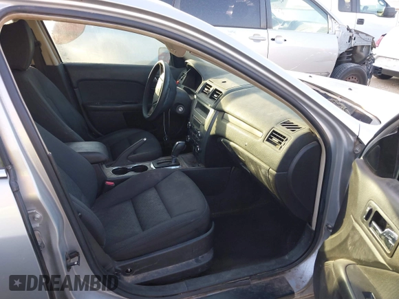 2010 Ford Fusion SE with VIN 3FAHP0HA7AR168317, listed as a IAAI auction lot 41842129 with 185,204 mi miles. Bid and sale history available at carsss.com. Image 5.