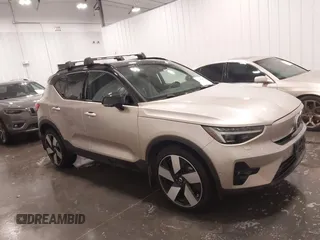 2023 Volvo XC40 Ultimate with VIN YV4ED3UM1P2023016, listed as a IAAI auction lot 42190298 with 22,862 mi miles and . Bid and sale history available at DreamBid. Image 1.