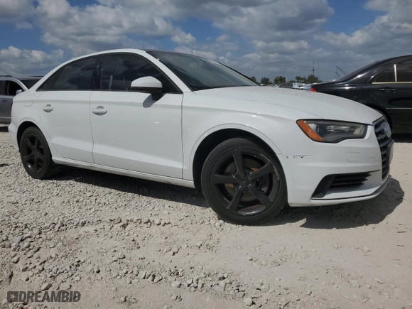 2015 Audi A3 2.0T Premium with VIN WAUBFGFF3F1008234, listed as a Copart auction lot 53875485 with 136,796 mi miles and Clean Title. Bid and sale history available at carsss.com. Image 4.