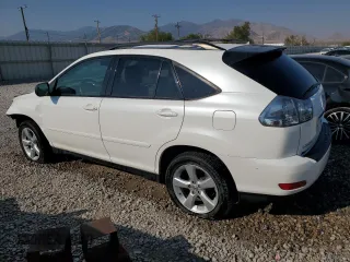2005 Lexus RX 330 with VIN JTJHA31U150079427, listed as a Copart auction lot 70025284 with 66,226 mi miles and Salvage Title. Bid and sale history available at carsss.com. Image 2.