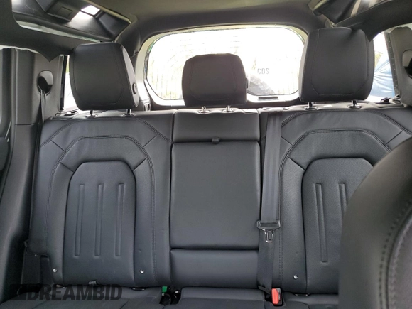 2022 Land Rover Defender S z VIN SALEJ7RX9N2079507, wystawiony jako Copart lot #54755645 z przebiegiem 26 381 mil mil oraz Szkoda całkowita • Salvage title. Historia ofert i sprzedaży dostępna na DreamBid. Obrazek 10.