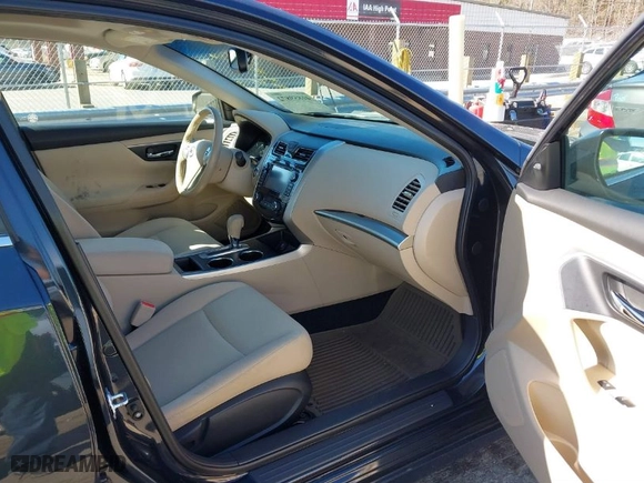 2015 Nissan Altima 2.5 S with VIN 1N4AL3AP9FC152073, listed as a IAAI auction lot 41859872 with 72,518 mi miles. Bid and sale history available at carsss.com. Image 5.