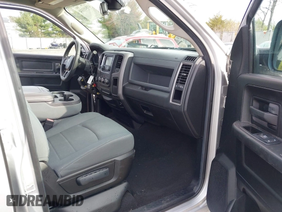 2014 Ram 1500 Express z VIN 1C6RR7FTXES136971, wystawiony jako IAAI lot #41845334 z przebiegiem 94 893 mil mil oraz . Historia ofert i sprzedaży dostępna na DreamBid. Obrazek 5.