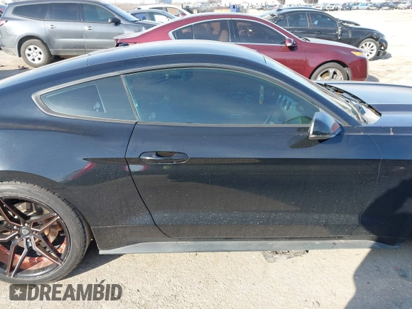2017 Ford Mustang EcoBoost z VIN 1FA6P8TH1H5272339, wystawiony jako IAAI lot #41576468 z przebiegiem 125 455 mil mil oraz . Historia ofert i sprzedaży dostępna na DreamBid. Obrazek 13.