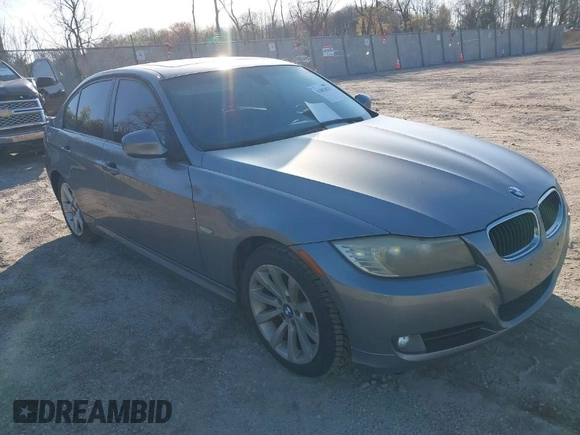 2011 BMW 3 Series 328i z VIN WBAPH5G5XBNM75907, wystawiony jako IAAI lot #42002821 z przebiegiem 204 122 mil mil oraz . Historia ofert i sprzedaży dostępna na DreamBid. Obrazek 1.