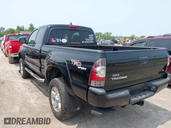 2012 Toyota Tacoma z VIN 5TFUU4EN2CX029450, wystawiony jako IAAI lot #42416155 z przebiegiem 171 711 mil mil oraz . Historia ofert i sprzedaży dostępna na DreamBid. Obrazek 3.