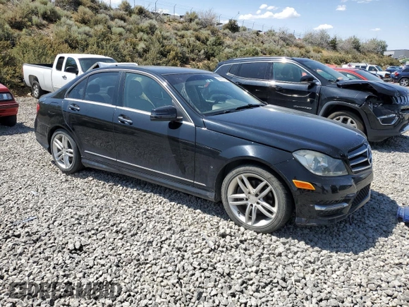 2014 Mercedes-Benz C 250 Sport with VIN WDDGF4HBXEG218784, listed as a Copart auction lot 60883725 with 156,214 mi miles and Clean title. Bid and sale history available at DreamBid. Image 4.