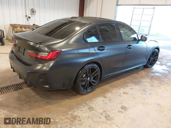 2024 BMW 3 Series 330i xDrive with VIN 3MW89FF08R8E46559, listed as a IAAI auction lot 41032964 with Not Provided miles. Bid and sale history available at carsss.com. Image 4.