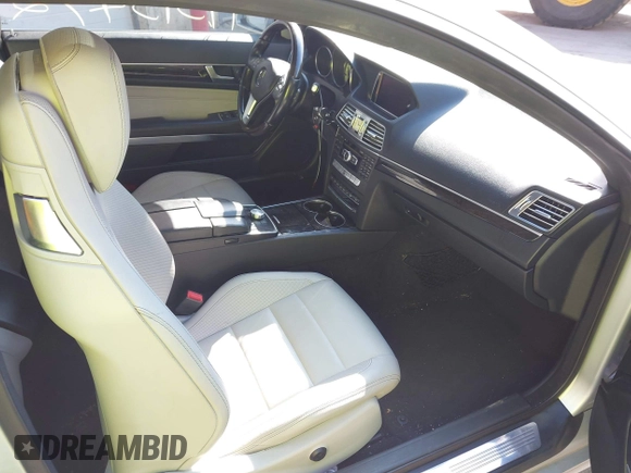 2014 Mercedes-Benz E-Class E 350 with VIN WDDKJ8JB2EF237510, listed as a IAAI auction lot 42122701 with 137,649 mi miles. Bid and sale history available at carsss.com. Image 5.