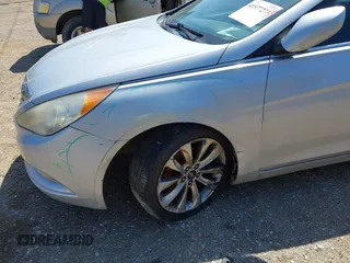 2011 Hyundai Sonata Limited with VIN 5NPEC4AC6BH196173, listed as a IAAI auction lot 41977273 with 118,860 mi miles and . Bid and sale history available at carsss.com. Image 6.