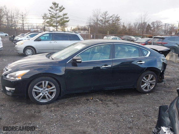 2013 Nissan Altima 3.5 SL with VIN 1N4BL3AP1DC118307, listed as a IAAI auction lot 41235680 with 131,079 mi miles. Bid and sale history available at carsss.com. Image 14.