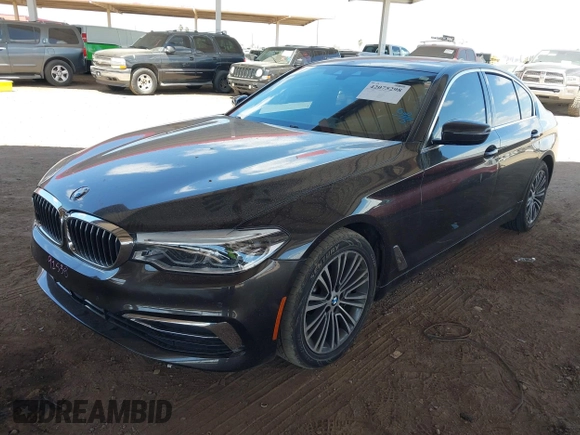 2019 BMW 5 Series 530i z VIN WBAJA5C52KWW20562, wystawiony jako IAAI lot #42075298 z przebiegiem Nie podano mil oraz . Historia ofert i sprzedaży dostępna na DreamBid. Obrazek 18.