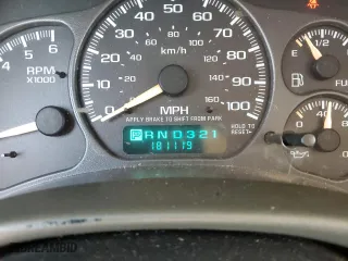 2002 Chevrolet Avalanche with VIN 3GNEK13TX2G250105, listed as a Copart auction lot 52038705 with 181,119 mi miles and Salvage Title. Bid and sale history available at carsss.com. Image 9.