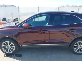 2016 Lincoln MKC Select z VIN 5LMCJ2C96GUJ00891, wystawiony jako IAAI lot #41962387 z przebiegiem 173 999 mil mil oraz . Historia ofert i sprzedaży dostępna na DreamBid. Obrazek 15.