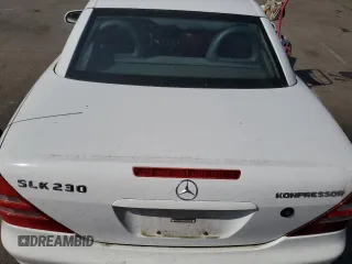 1999 Mercedes-Benz SLK-Class with VIN WDBKK47F9XF130501, listed as a Copart auction lot 71770824 with 124,669 mi miles and Clean Title. Bid and sale history available at carsss.com. Image 10.