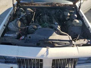 1984 Oldsmobile Cutlass Supreme z VIN 1G3AR47A5EM432583, wystawiony jako Copart lot #82311834 z przebiegiem 39 640 mil mil oraz Czysty tytuł • Clean title. Historia ofert i sprzedaży dostępna na DreamBid. Obrazek 11.