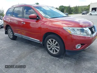 2013 Nissan Pathfinder SL with VIN 5N1AR2MN9DC685272, listed as a IAAI auction lot 42155443 with 156,183 mi miles. Bid and sale history available at carsss.com. Image 1.