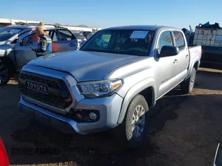 2016 Toyota Tacoma SR5 with VIN 5TFAX5GN7GX068344, listed as a IAAI auction lot 41337672 with 51,914 mi miles. Bid and sale history available at carsss.com. Image 17.