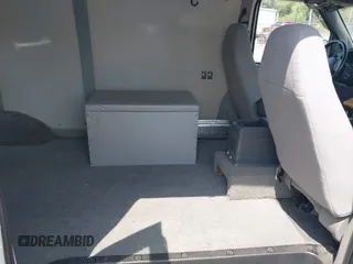 1998 Ford Econoline Cargo z VIN 1FTRE1464WHA71421, wystawiony jako IAAI lot #41986370 z przebiegiem 179 120 mil mil oraz . Historia ofert i sprzedaży dostępna na DreamBid. Obrazek 8.