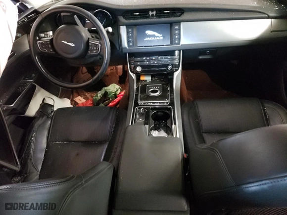 2016 Jaguar XF 35t Prestige with VIN SAJBK4BV2GCY12168, listed as a Copart auction lot 53254134 with 63,524 mi miles and Salvage Title. Bid and sale history available at carsss.com. Image 8.