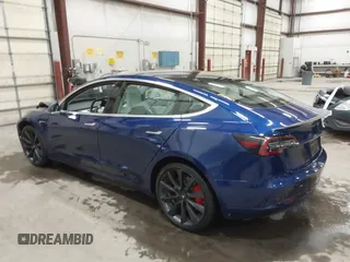 2020 Tesla Model 3 Performance z VIN 5YJ3E1EC7LF641885, wystawiony jako IAAI lot #41372794 z przebiegiem Nie podano mil oraz . Historia ofert i sprzedaży dostępna na DreamBid. Obrazek 3.