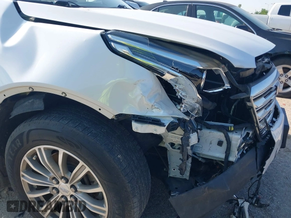 2018 Cadillac XT5 Luxury FWD with VIN 1GYKNCRS2JZ174756, listed as a IAAI auction lot 42192036 with 63,684 mi miles and . Bid and sale history available at carsss.com. Image 6.