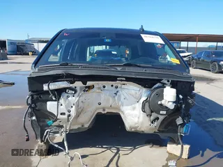 2015 Cadillac Escalade Premium z VIN 1GYS3NKJ5FR655370, wystawiony jako IAAI lot #41764570 z przebiegiem Nie podano mil oraz . Historia ofert i sprzedaży dostępna na DreamBid. Obrazek 13.