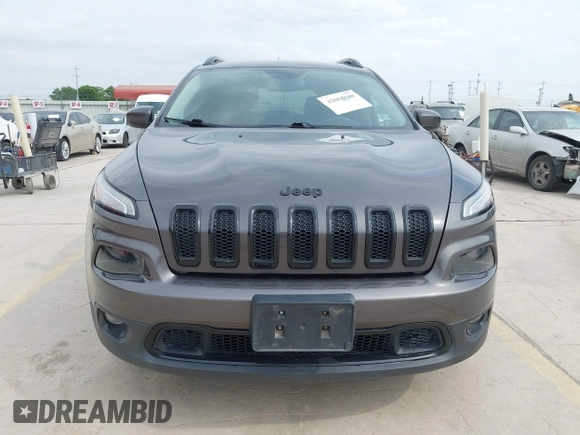 2018 Jeep Cherokee Latitude Tech Connect z VIN 1C4PJLCB1JD553079, wystawiony jako IAAI lot #42068048 z przebiegiem 90 656 mil mil oraz . Historia ofert i sprzedaży dostępna na DreamBid. Obrazek 12.