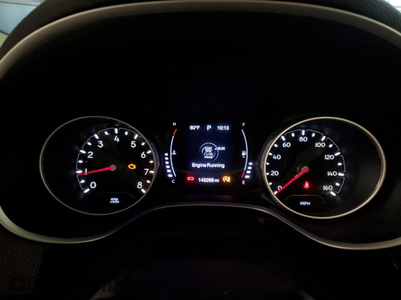 2019 Jeep Compass Latitude z VIN 3C4NJDBB9KT772804, wystawiony jako Copart lot #58519895 z przebiegiem 145 266 mil mil oraz Czysty tytuł • Clean title. Historia ofert i sprzedaży dostępna na DreamBid. Obrazek 9.