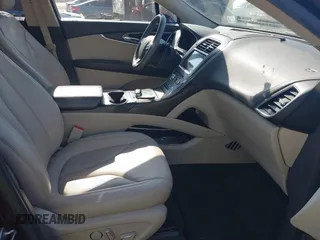 2017 Lincoln MKX Select with VIN 2LMPJ6KP4HBL37256, listed as a IAAI auction lot 41592553 with 74,231 mi miles. Bid and sale history available at carsss.com. Image 5.