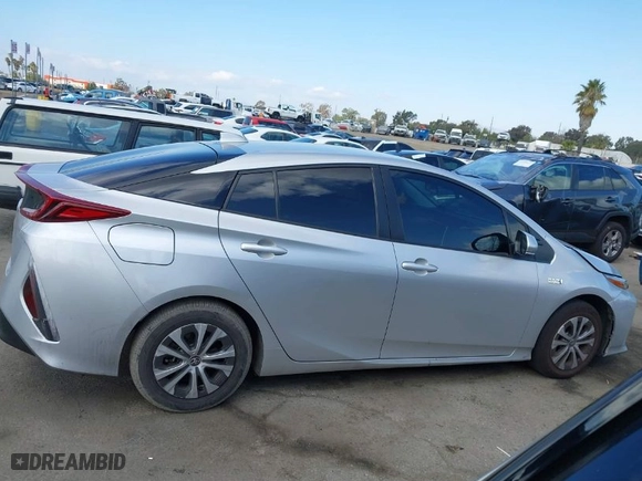 2022 Toyota Prius Prime LE with VIN JTDKAMFP2N3215192, listed as a IAAI auction lot 41549766 with NaN miles. Bid and sale history available at carsss.com. Image 13.