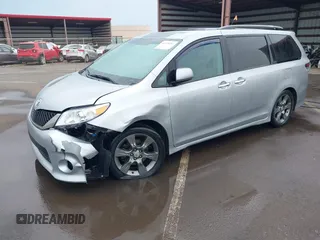 2013 Toyota Sienna SE с VIN 5TDXK3DC4DS366898, выставлен на аукционе IAAI как лот 41939257 с пробегом 157 292 миль миль и . История ставок и продаж доступна на DreamBid. Изображение 18.