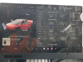 2024 Tesla Cybertruck z VIN 7G2CEHED7RA020473, wystawiony jako Copart lot #55123035 z przebiegiem 4 835 mil mil oraz Szkoda całkowita • Salvage title. Historia ofert i sprzedaży dostępna na DreamBid. Obrazek 9.